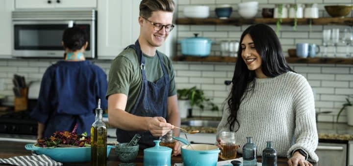 découvrez l'art de la cuisine avec nos recettes savoureuses et faciles à préparer. que vous soyez un chef expérimenté ou un débutant, trouvez l'inspiration pour vos repas quotidiens et impressionnez vos convives avec des plats délicieux.