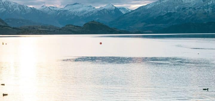 découvrez les joies du voyage en solo : des conseils inspirants, des destinations captivantes et des expériences uniques qui vous permettront de vous épanouir tout en explorant le monde à votre rythme.